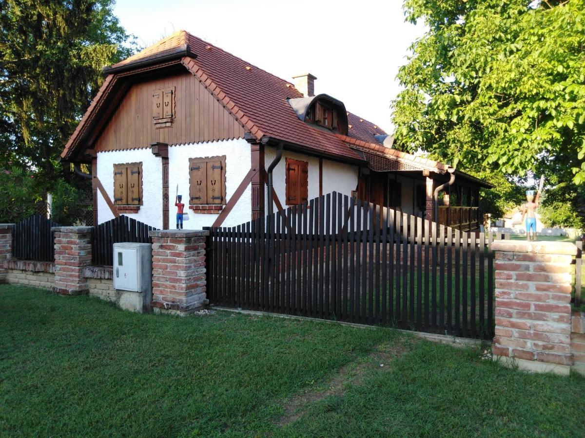 Umjetnicka Etno Kuca Luka Apartamento Podravske Sesvete Exterior foto